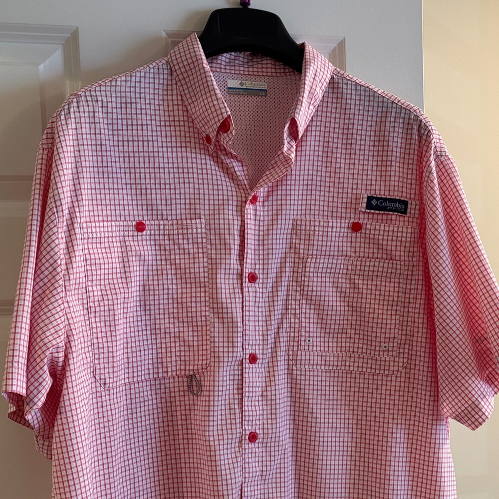 Columbia Men's Pink Plaid Button-Down Shirt